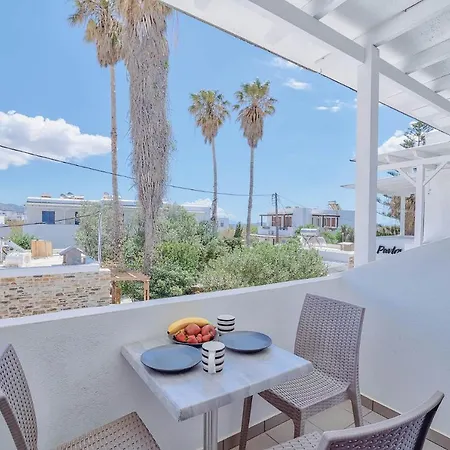 Pavlos Place מלון