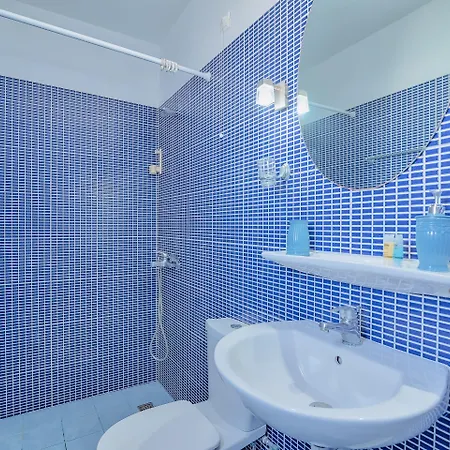 Pavlos Place אנטיפארוס