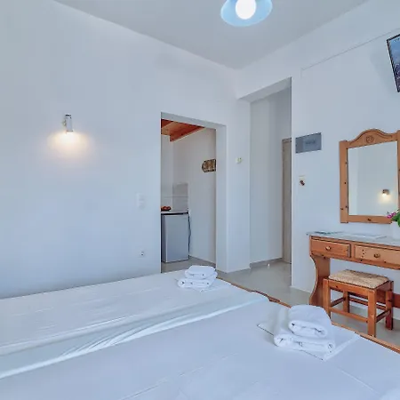 Pavlos Place מלון 2*