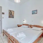 Pavlos Place מלון
