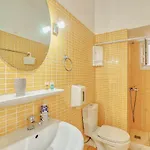 Pavlos Place מלון 2*