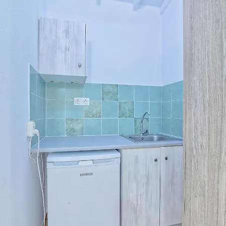 酒店 Pavlos Place 2*