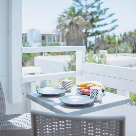 Pavlos Place Hotell 2*