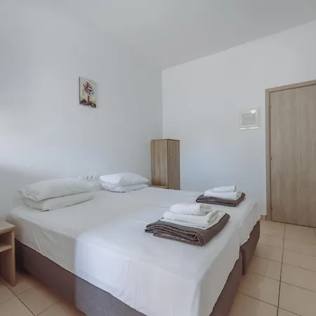 Pavlos Place 2*