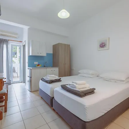 Pavlos Place Αντίπαρος