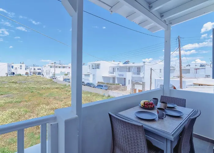 Pavlos Place Andíparosz Póli