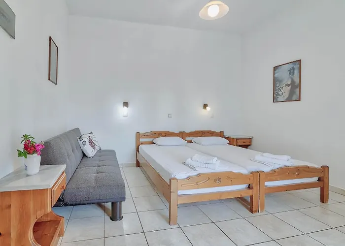 Pavlos Place Szálloda 2*