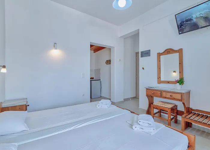 Pavlos Place Hotel 2*